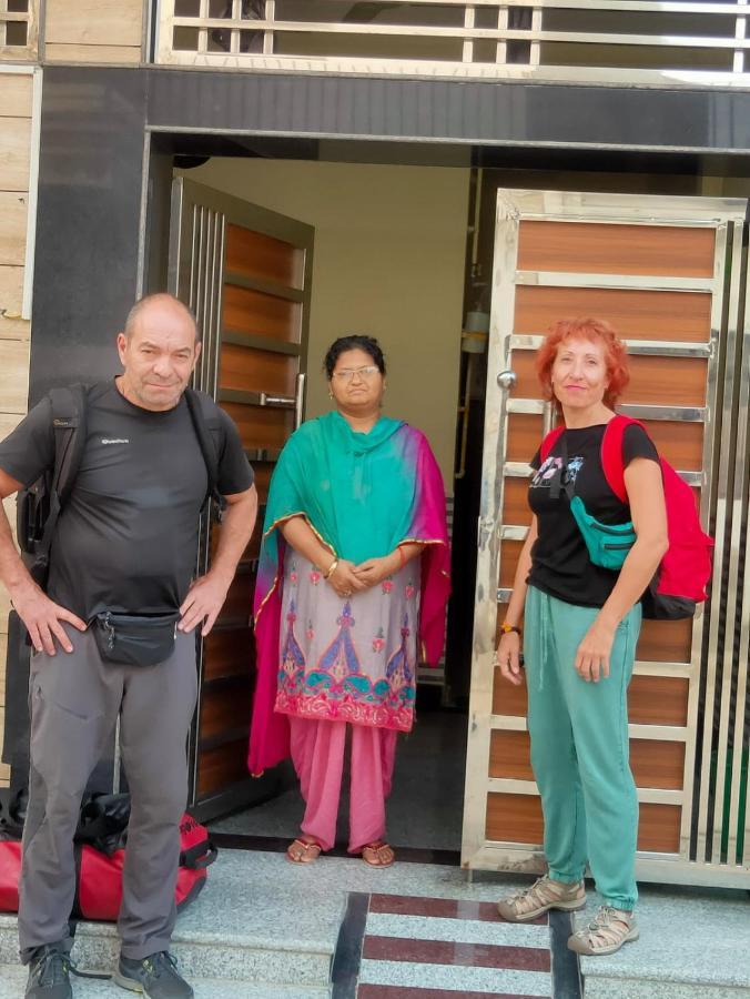 The Orchid Villa Homestay - Walkable Distance From Taj Mahal Agra  Exterior photo